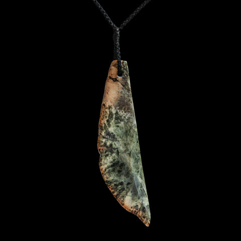 Jade niho handcrafted pendant