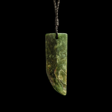 Jade rei niho handcrafted pendant