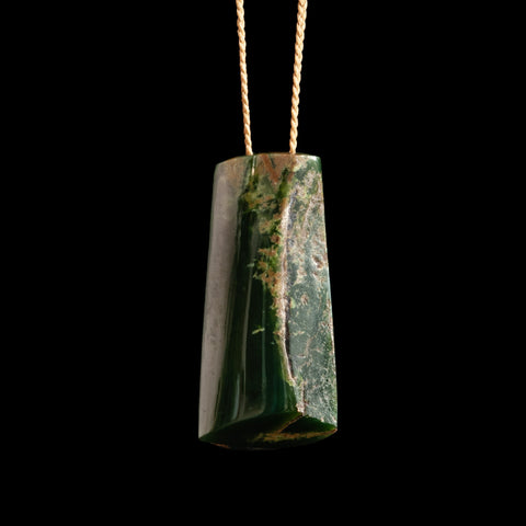 Hei Toki handcrafted pendant by Alex Sands