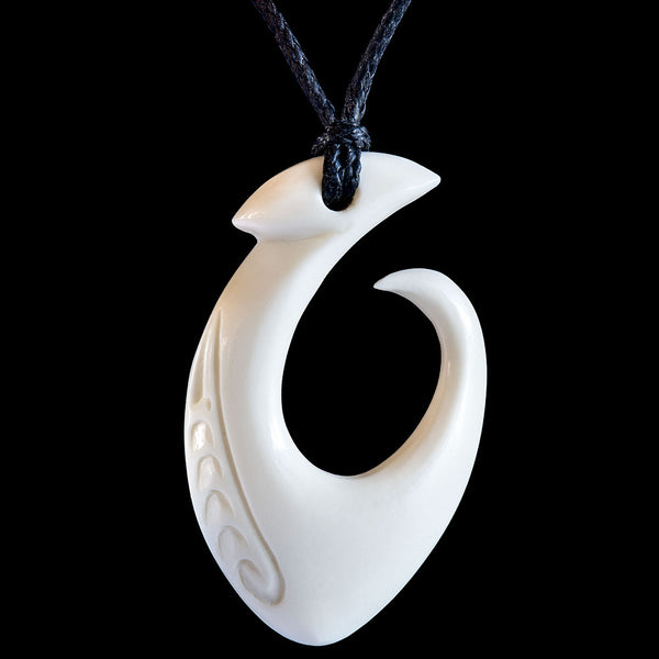 Hand Made Bound Maori Matau fish Hook Bone Carving Necklace From